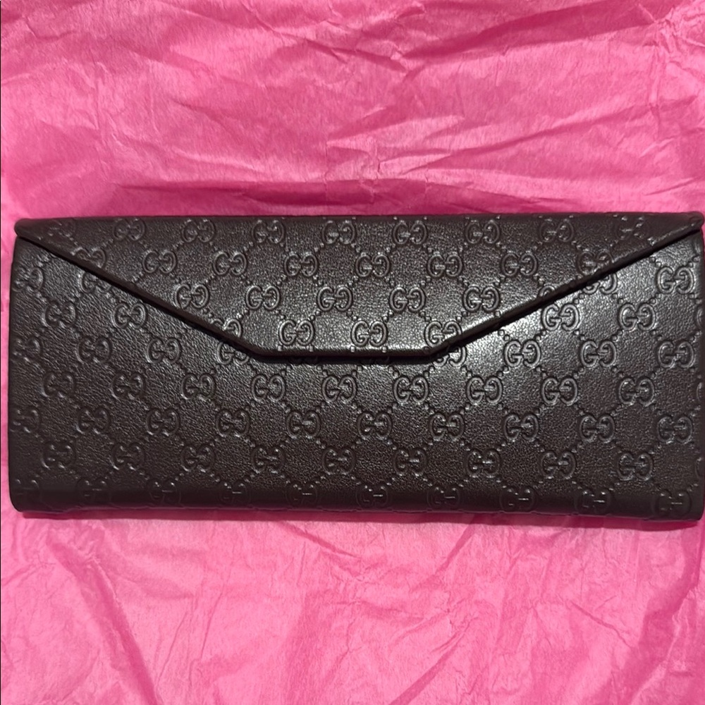 Gucci woman’s sunglasses case